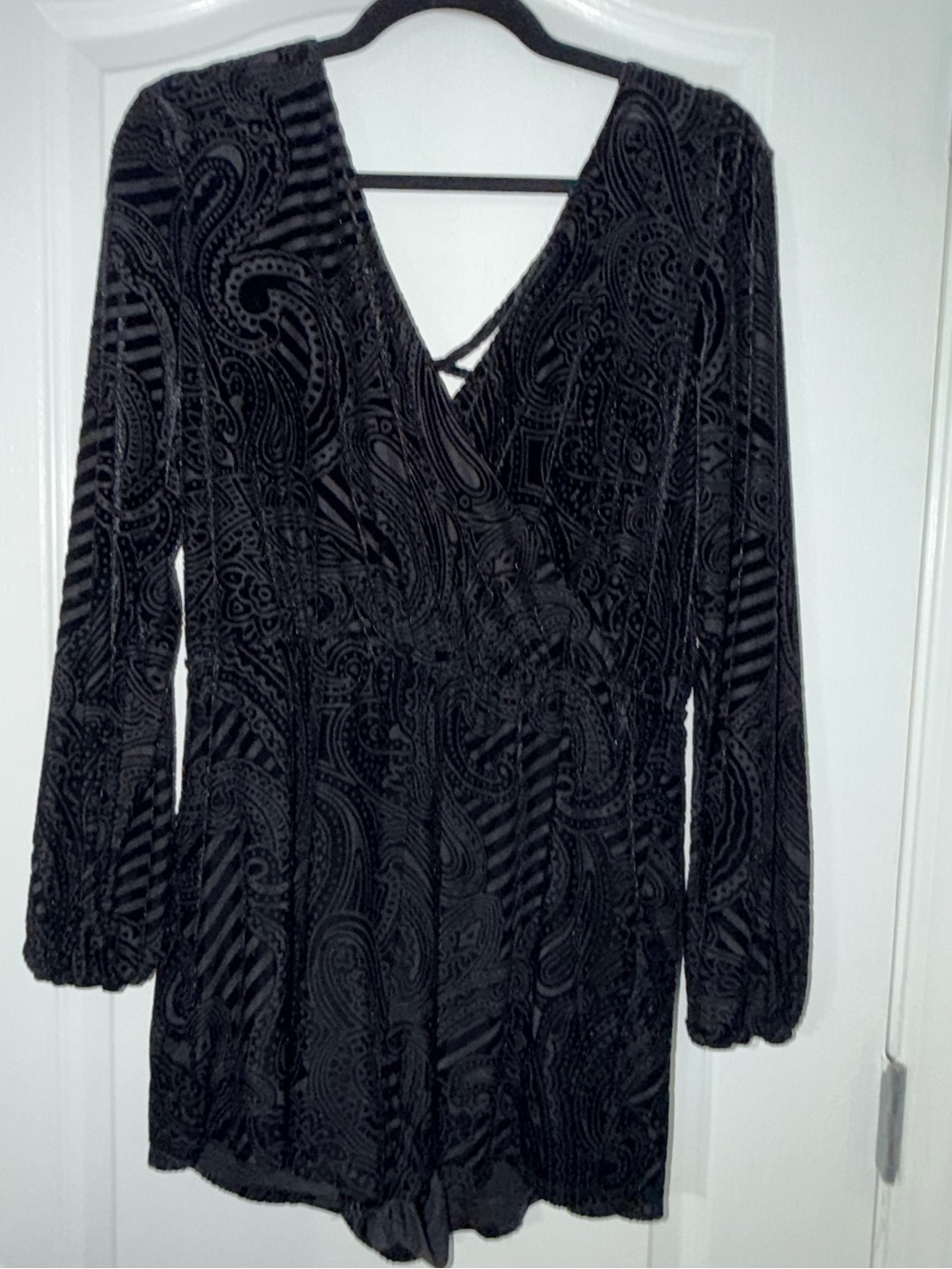 Urban Outfitters Black & Gray Paisley Long-Sleeve V-Neck Dress